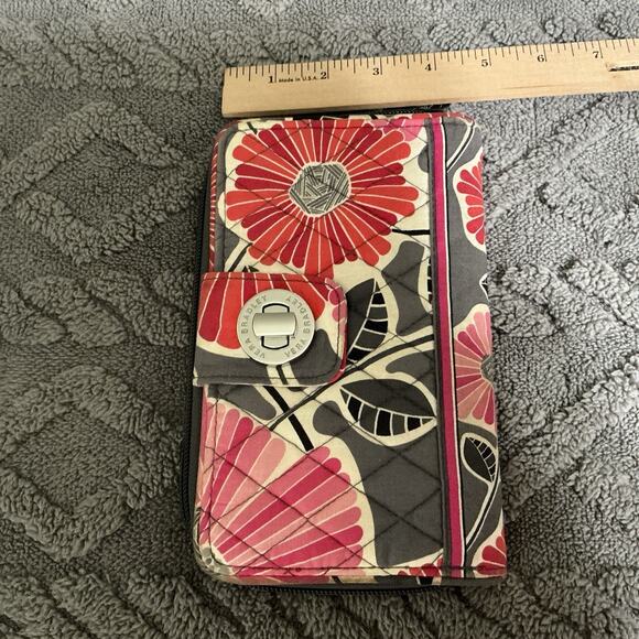 Vera Bradley RFID Turnlock Zip Around Wallet (light‎ Stain See Last Picture) - Picture 5 of 8